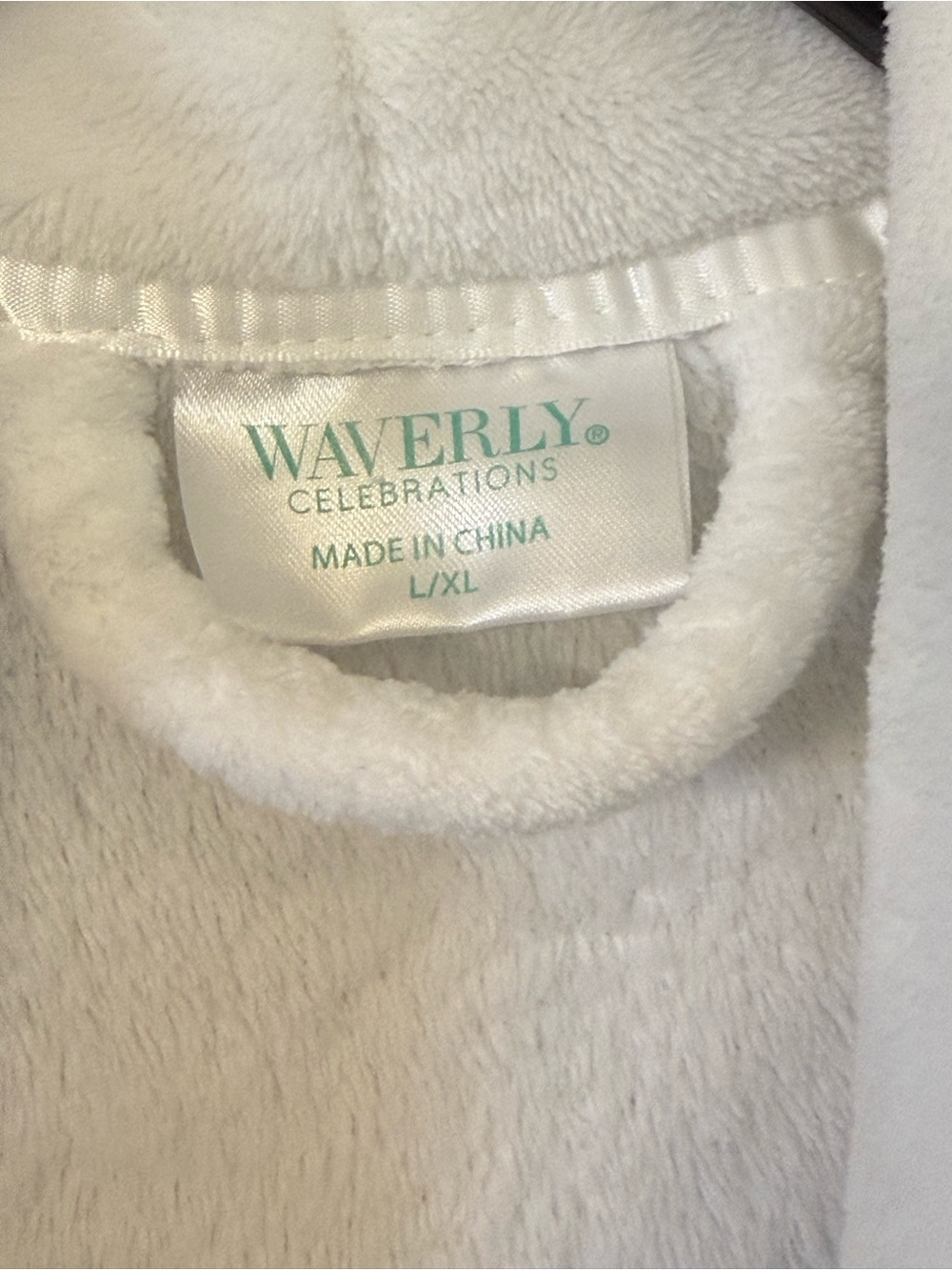Waverly Celebrations Plush White Robe L/XL Soft Spa Cozy Lounge Bathrobe - Picture 3 of 4